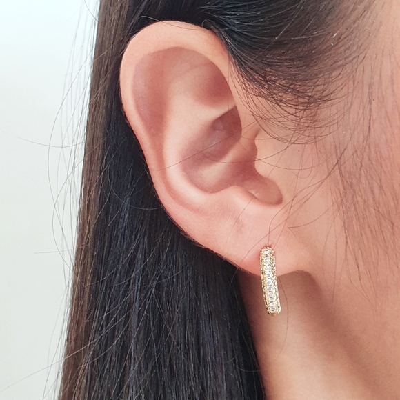 Sparkle Huggie Hoop Earrings Real Gold Plated on 925 Silver - Picture 5 of 5